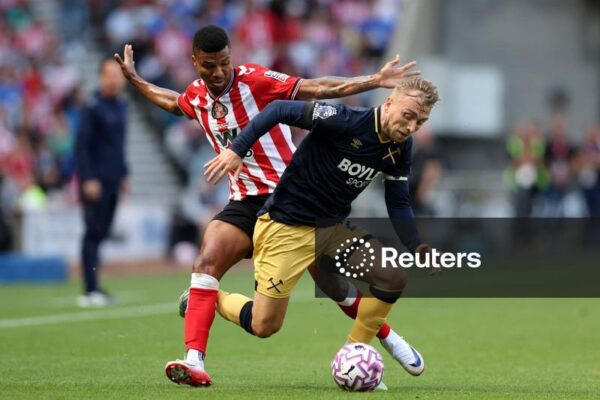 Reinildo Mandava Brilha na Estreia do Sunderland na Premier League.