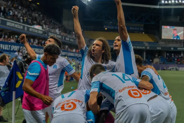 Fim da Hegemonia? Olympique de Marseille Assume a Liderança da Ligue 1 e Desafia o PSG.